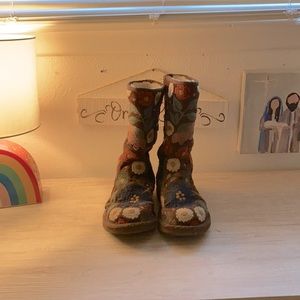 Floral Embroidered Ugg Boots